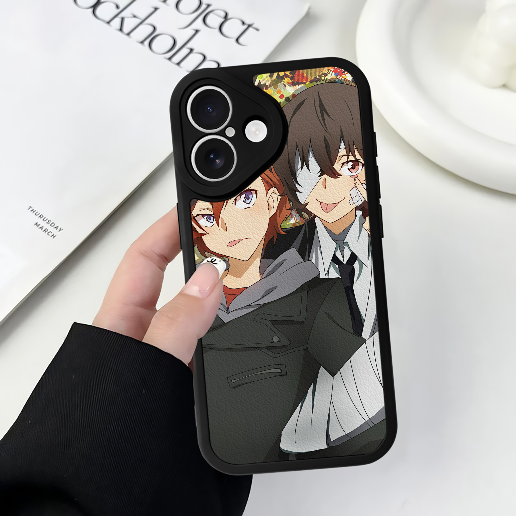 （画像用） 文豪ストレイドッグス Bungo Stray Dogs 【iPhone 16シリーズ対応】シリコンスマホケース（レザー調） 材質：シリコン